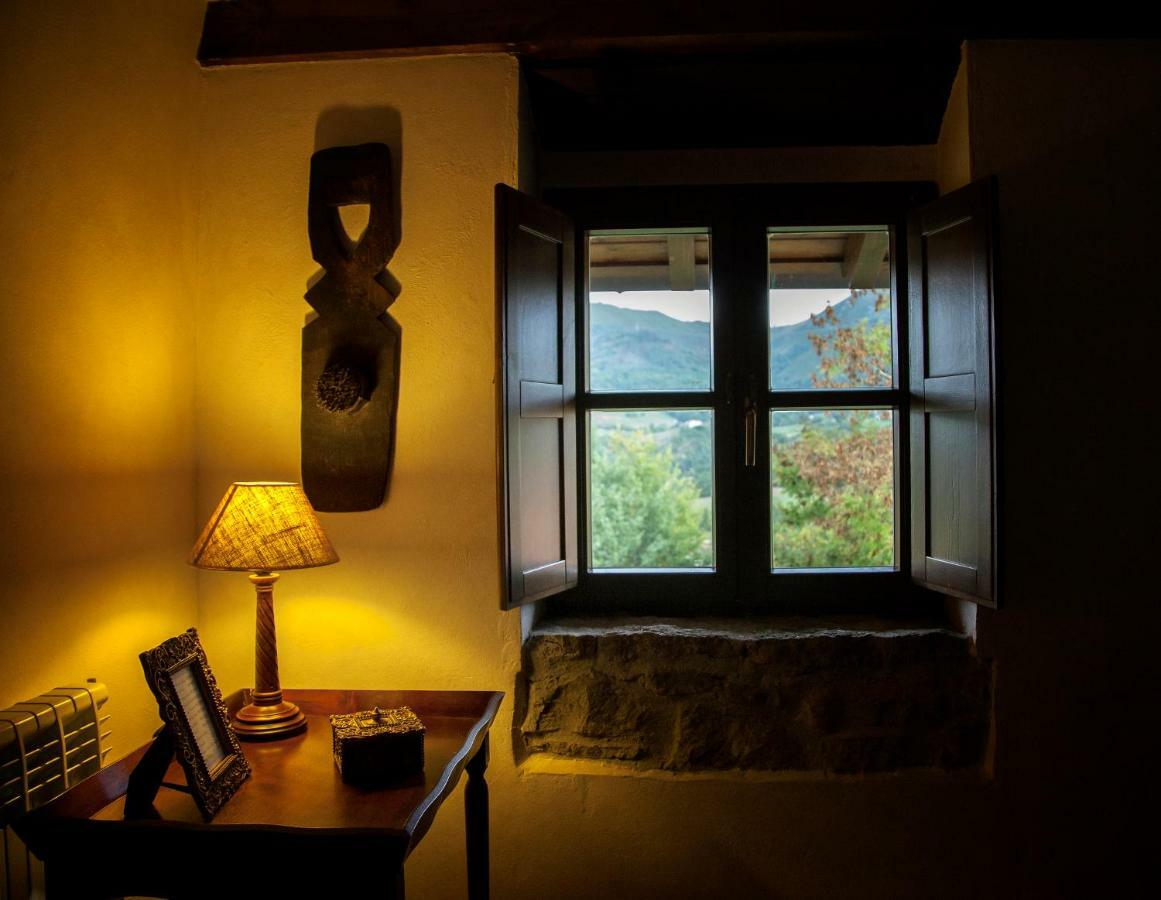 Caseria El Hondrigu Mestas De Con Exteriér fotografie
